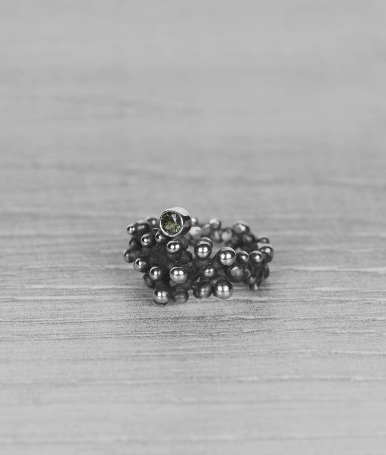 "Colony" silver ring with green sapphire - Image 3